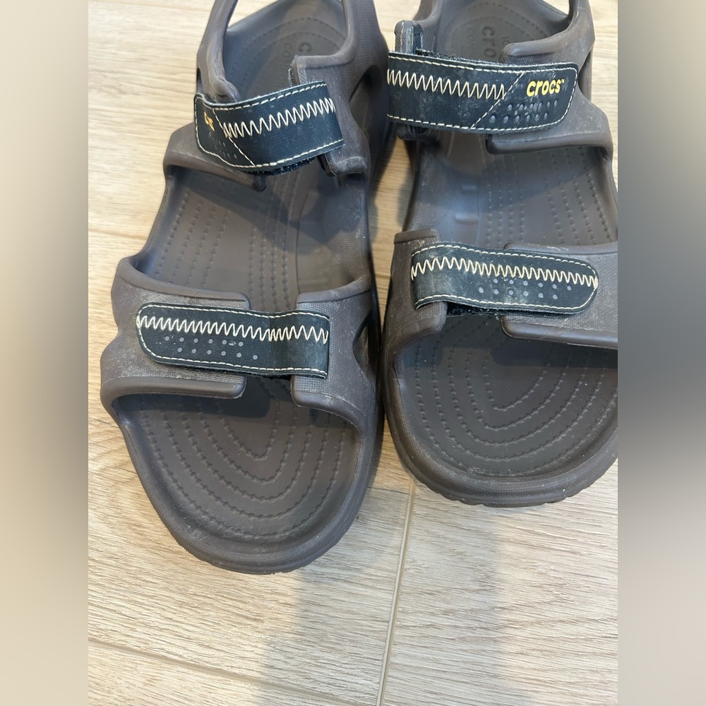 Black Men’s Strap Rubber Hiking Iconic Crocs Comfort Sandals Size 12 - Picture 9 of 11